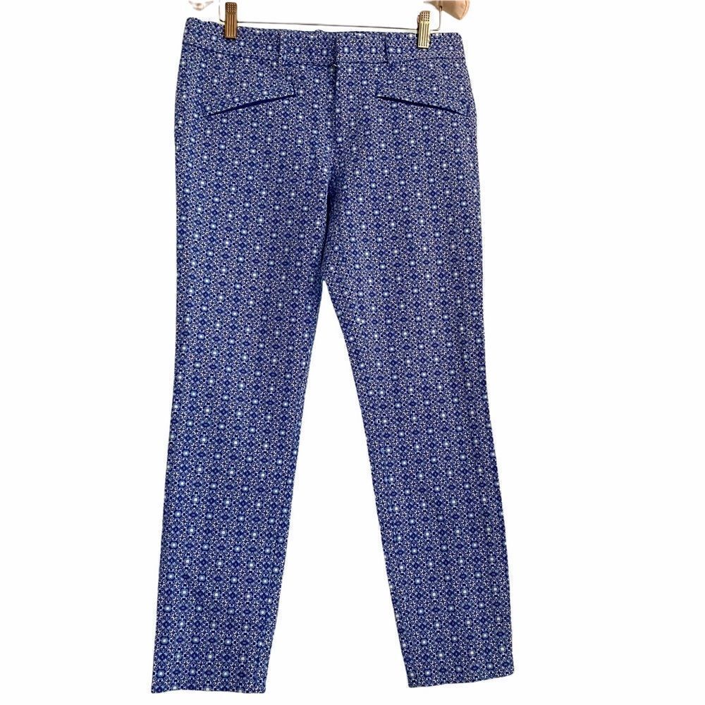 GAP Stretch Blue White Pattern Front Zipper Pocket